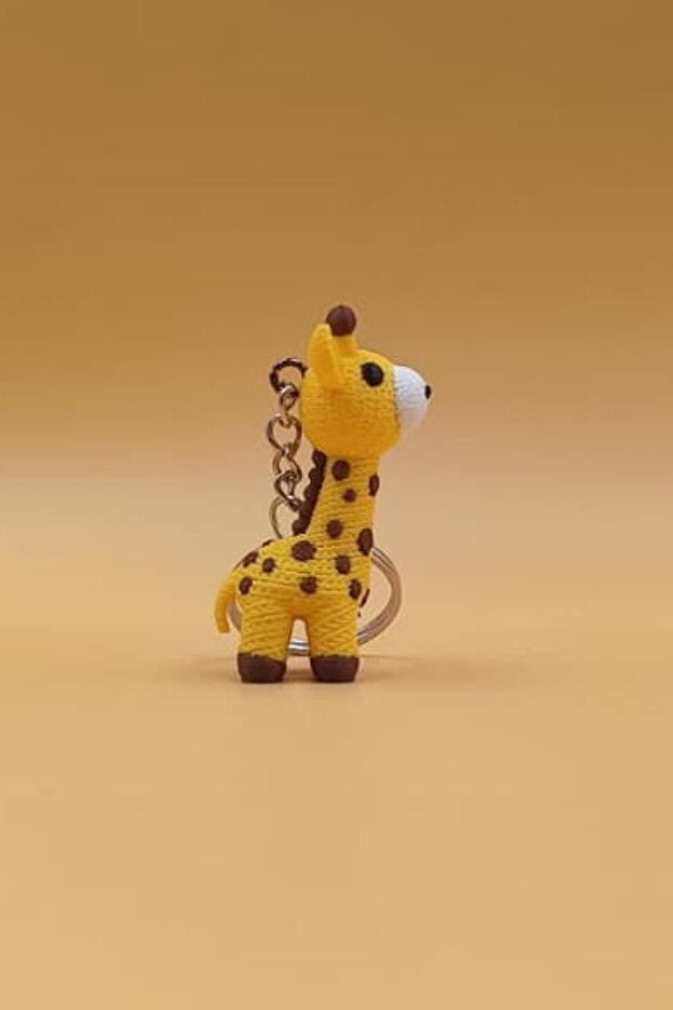 Knitted Patterned Giraffe Keychain (Plastic)
