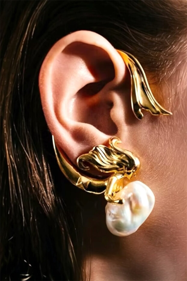 Mermaid Pearl Detailed Ear Bracelet