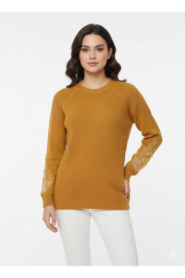 Пуловер с дантелени детайли - 4