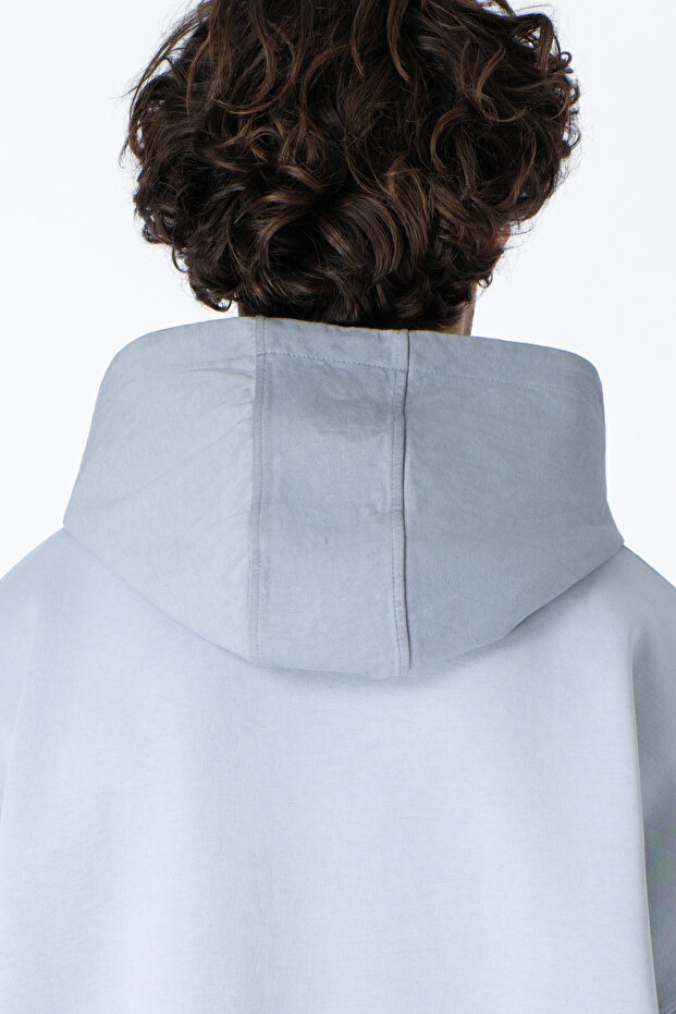 هودي رمادي بتصميم امامي - 4