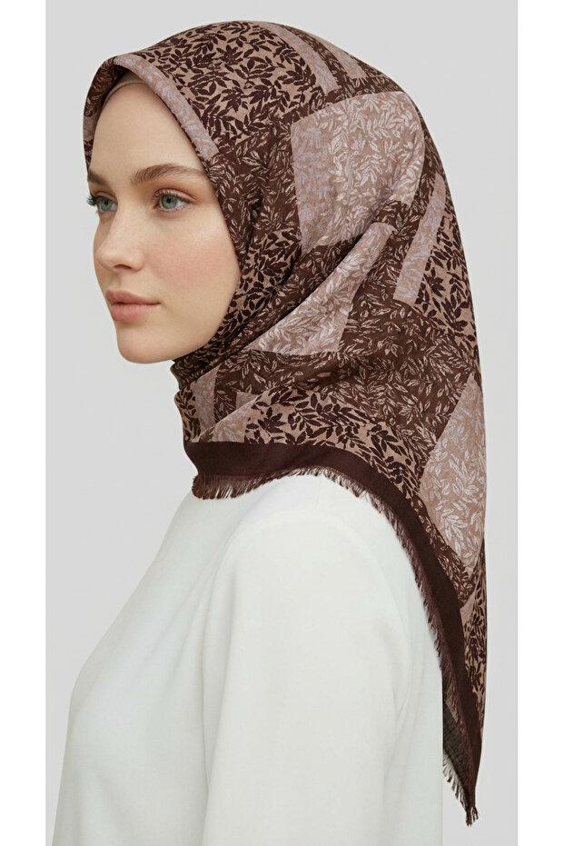 وشاح صوف منقوش بأوراق الكاراكا - بني / كريمي - 8