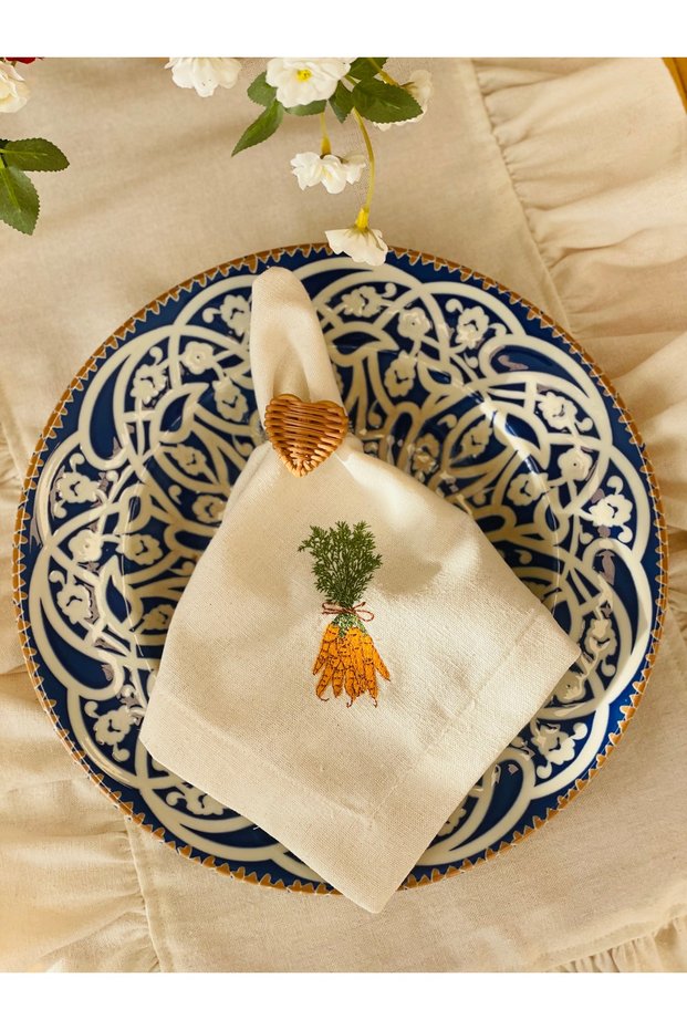 2 Pieces of Carrot Embroidered Raw Linen Napkins (40*40cm)