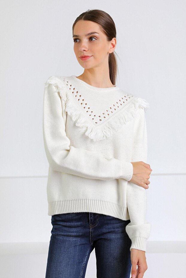 Ecru Crew Neck Soft Textured Wool Blend Women's Knitwear Sweater