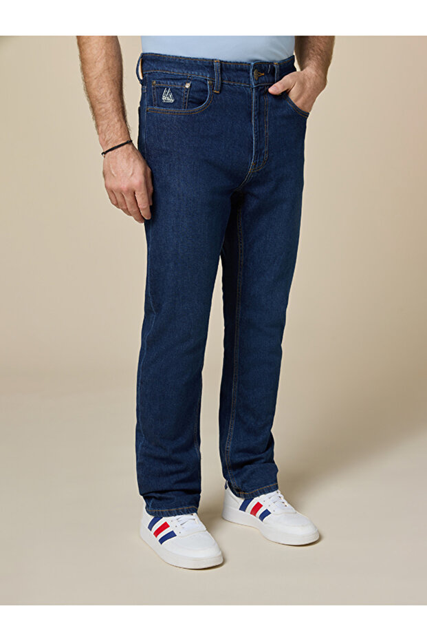 The Navigator Comfort Fit Denim Jeans