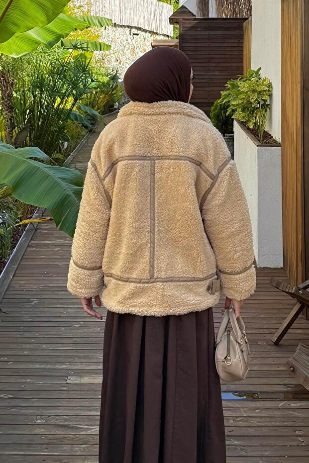 حواف أسطوانية معطف من القطيفة باللون البيج - 4