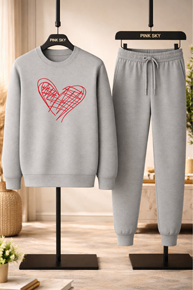 طقم سويت شيرت وبنطلون رياضي من Heart مطبوع
