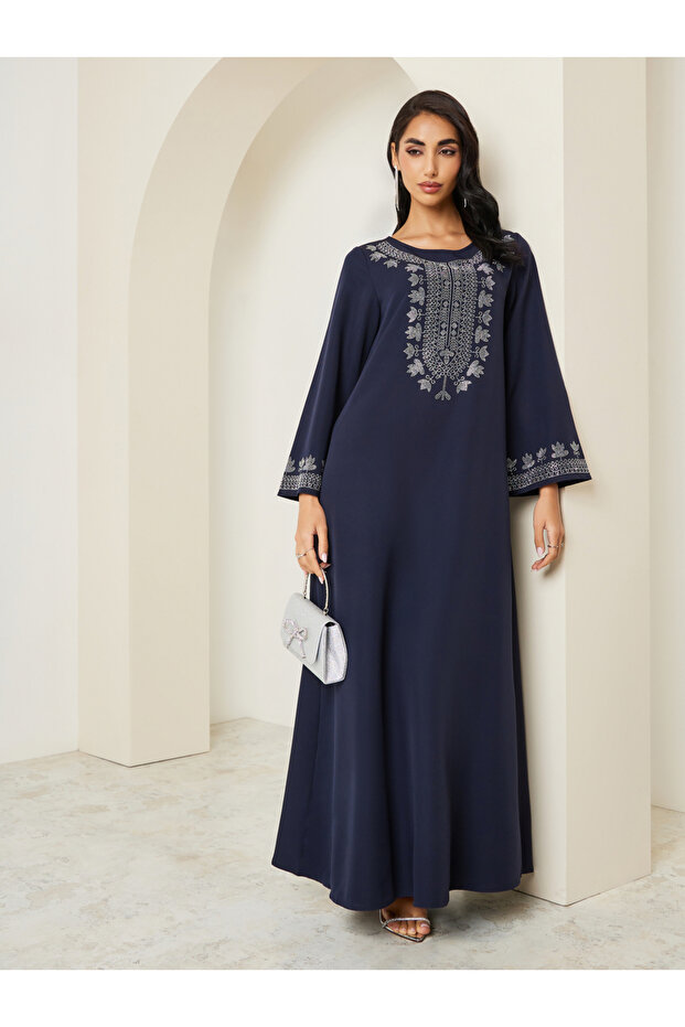 Women Embroidered Round Neck Jalabiya