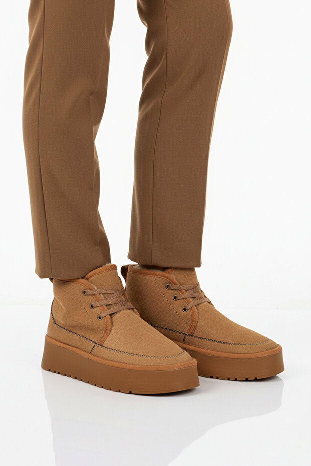 Tan Fur Lined Lace-Up Women's Boots U-15 Z