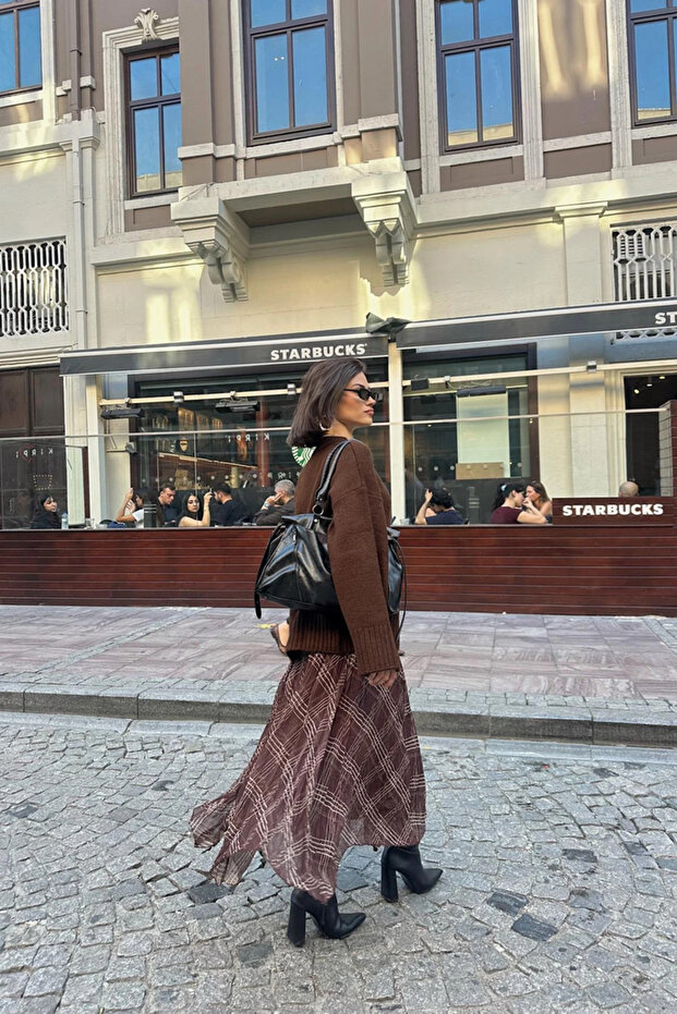 تنورة غير متماثلة منقوشة - 3