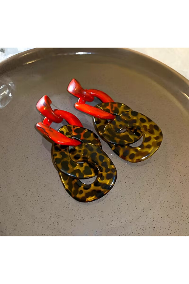 أقراط متدلية حمراء بنمط الفهد مرصعة بالراتنج - 4