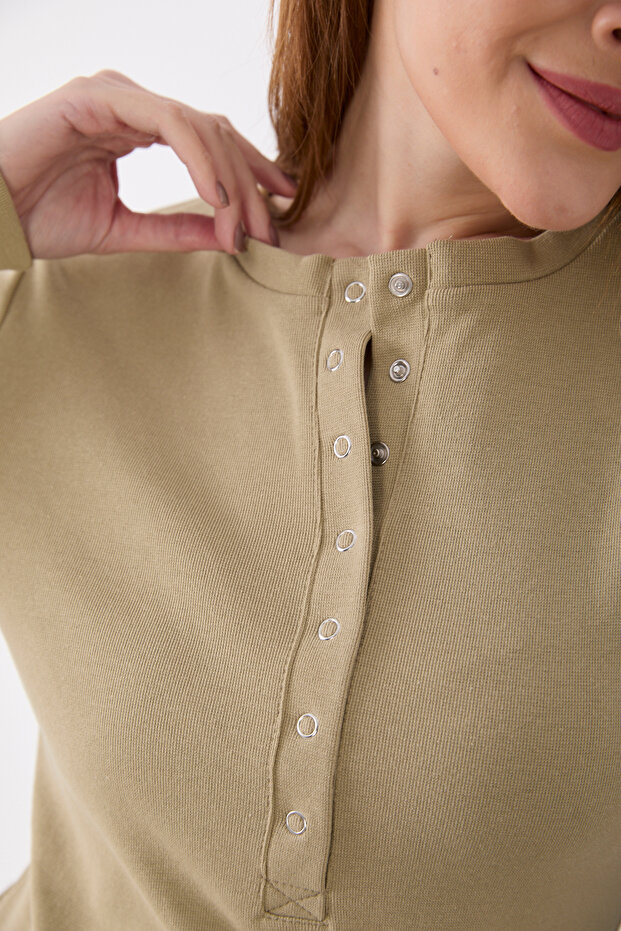 بدلة بياقة مزينة بالدبابيس - 6