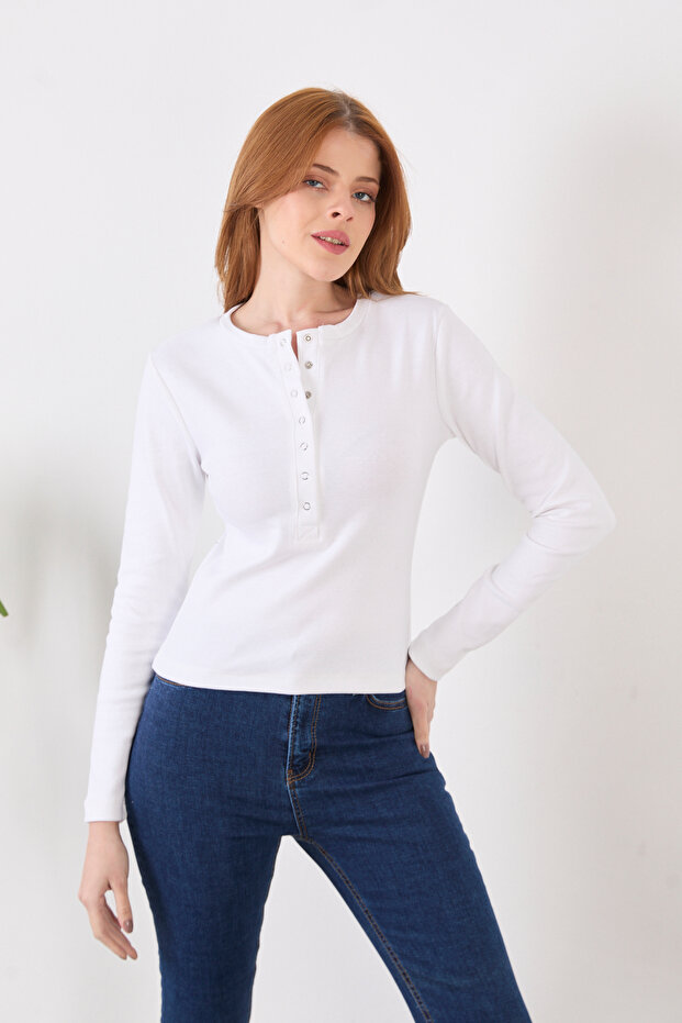 بدلة بياقة مزينة بالدبابيس - 1