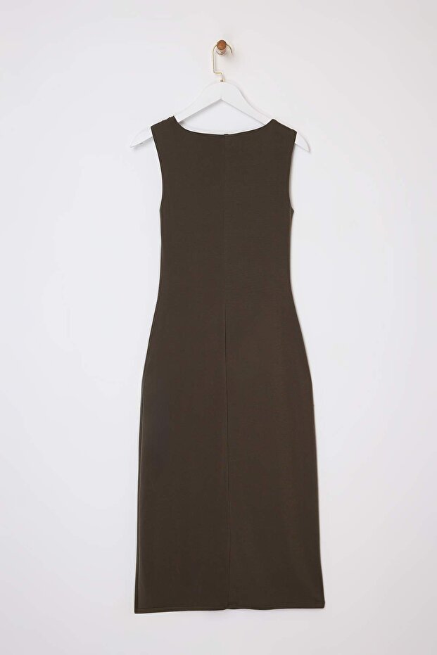 Haki Bodycon Asimetrik Yaka Kolsuz Aksesuar Detaylı Maxi Esnek Örme Elbise TWOSS26EL00026 - 6