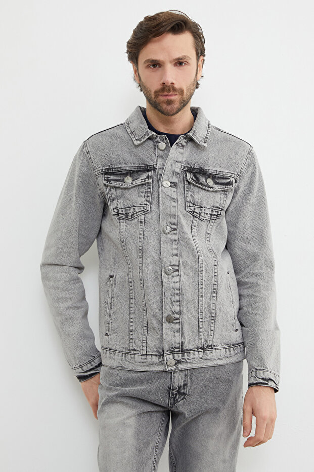 سترة من الدنيم بجيوب وأزرار - 7