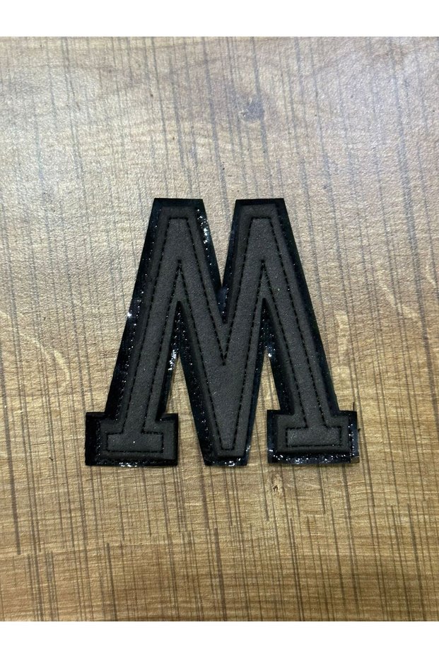 8X8 cm W Letter Embroidery Accessory