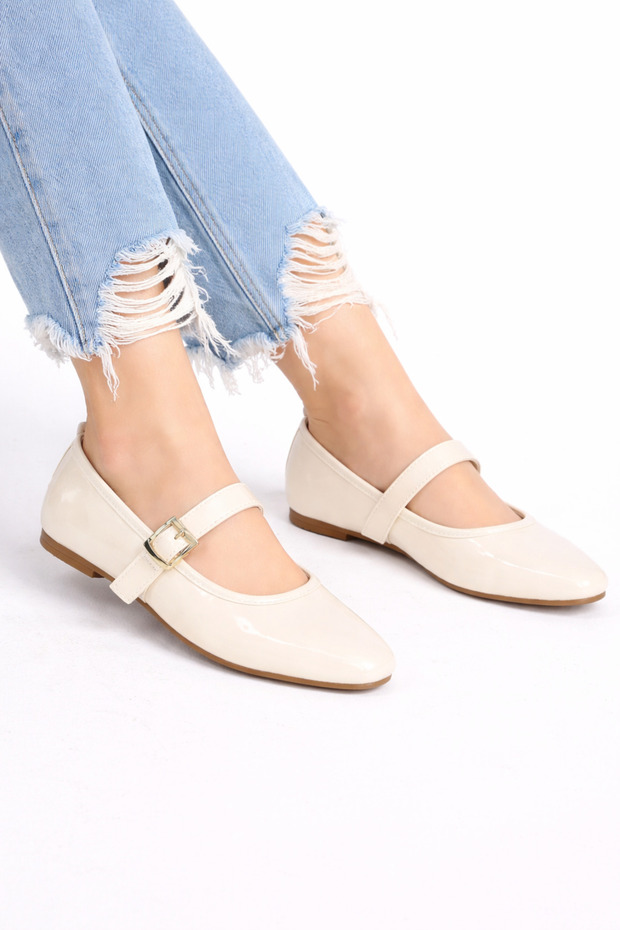 Patent Leather Cream Women's Ballet Shoes with Gold Buckle, Stylish, Lightweight, Orthopedic, Noiseless Sole Stc1195
