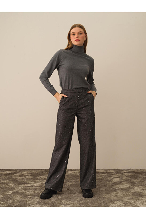 Kadın Siyah Regular Fit Pullu Pantolon - 5