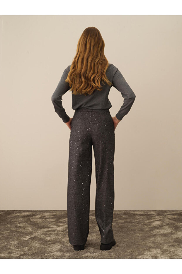 Kadın Siyah Regular Fit Pullu Pantolon - 4