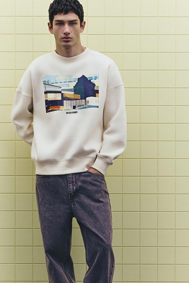 İşlemeli yazılı grafik sweatshirt - 1