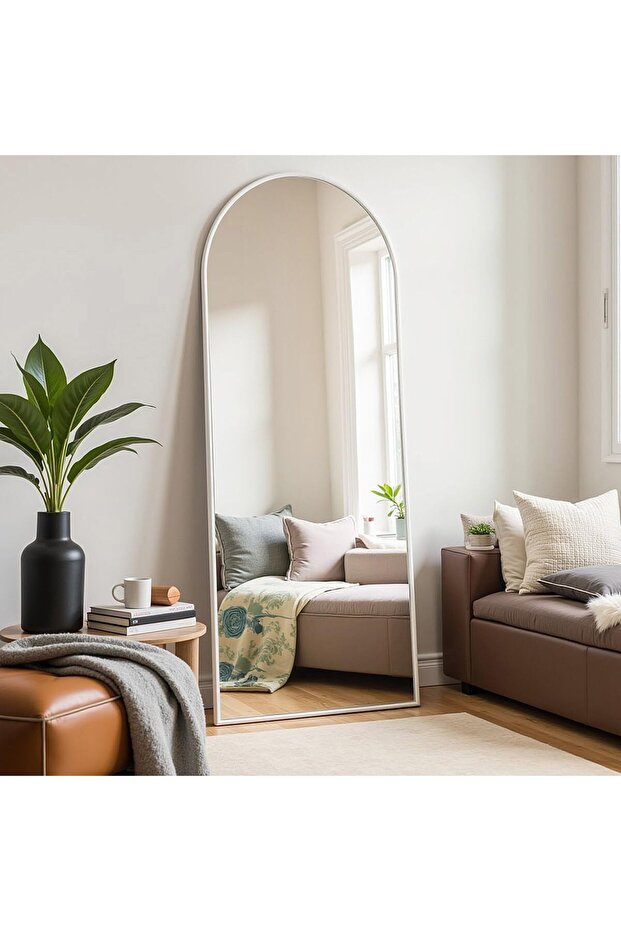 Modern curved mirror measuring {180x60} cm.