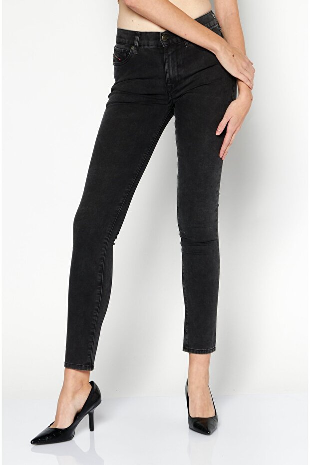 Women Slim Fit Plain Stretchable Jeans, Black