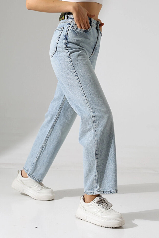 High Waist Straight Cut Light Blue Jeans