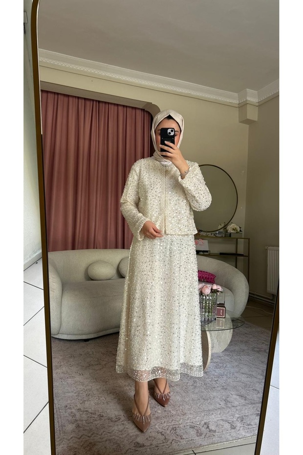 طقم سترة وتنورة من إنسى