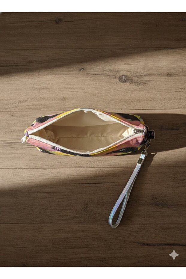 حقيبة مكياج منقوشة على شكل فراشة لامعة - 2