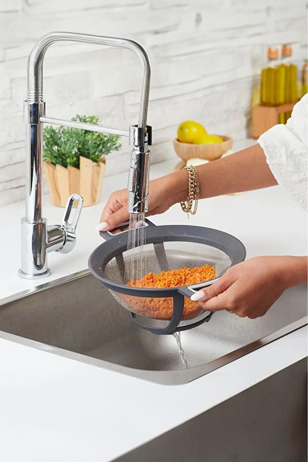 Double Handle 22cm Pasta and Vegetable Strainer with Handle, Suitable for Rice