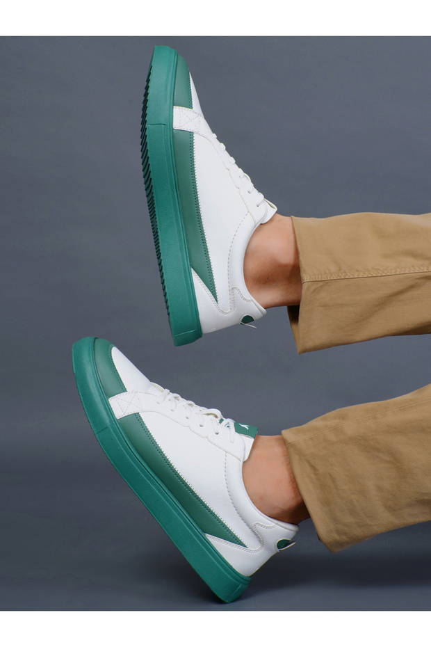 Men Contrast Panel Casual Sneakers