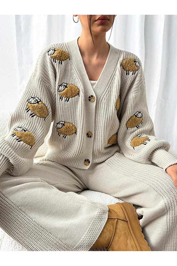 طقم تيريكو مع سترة بنقشة خروف لطيفة - 4