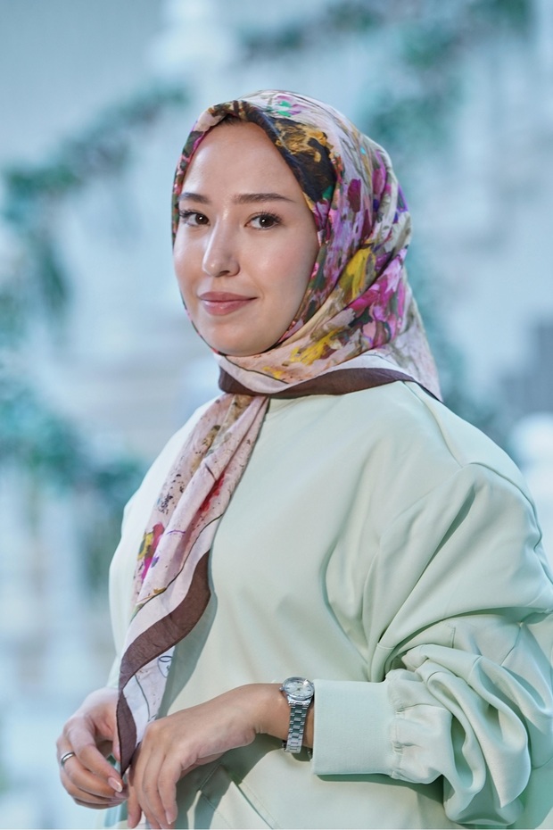 وشاح بني بنمط دخاني وشاح حناء
