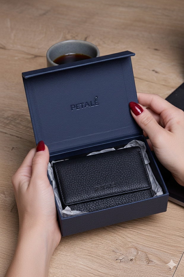 Petale Handmade Genuine Leather Horizontal Accordion Card Holder 12 Compartments Magnetic Wallet Black