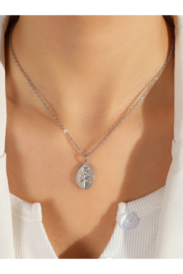 Rose Pendant Chain Necklace