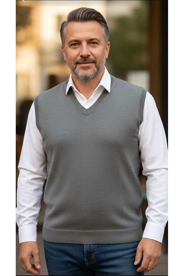 V-Neck Thin Wool Solid Color Men's Sweater - 2