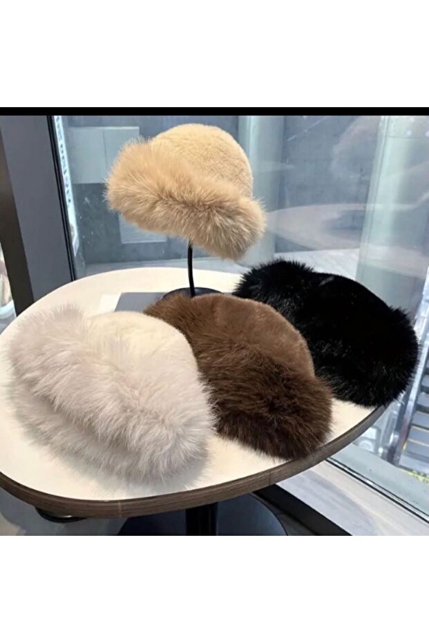 Women's Plush Fur Hat Soft Textured, Warm Winter Model Beige, White, Black, Pink