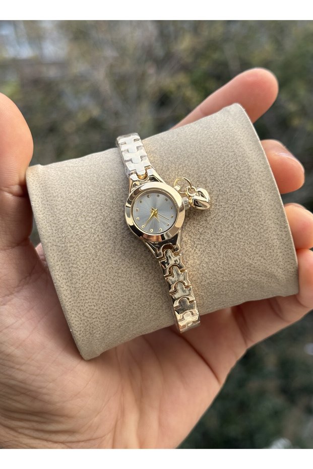 New Season Elegant Design Charm Detailed Minimal Case Women's Wristwatch