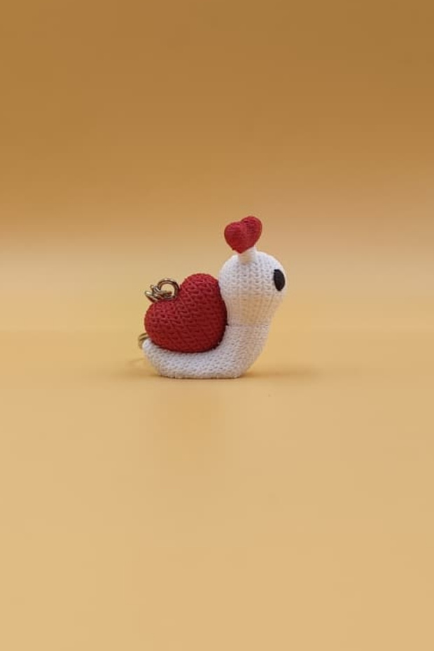Knitted Patterned Heart Snail Keychain (Plastic)