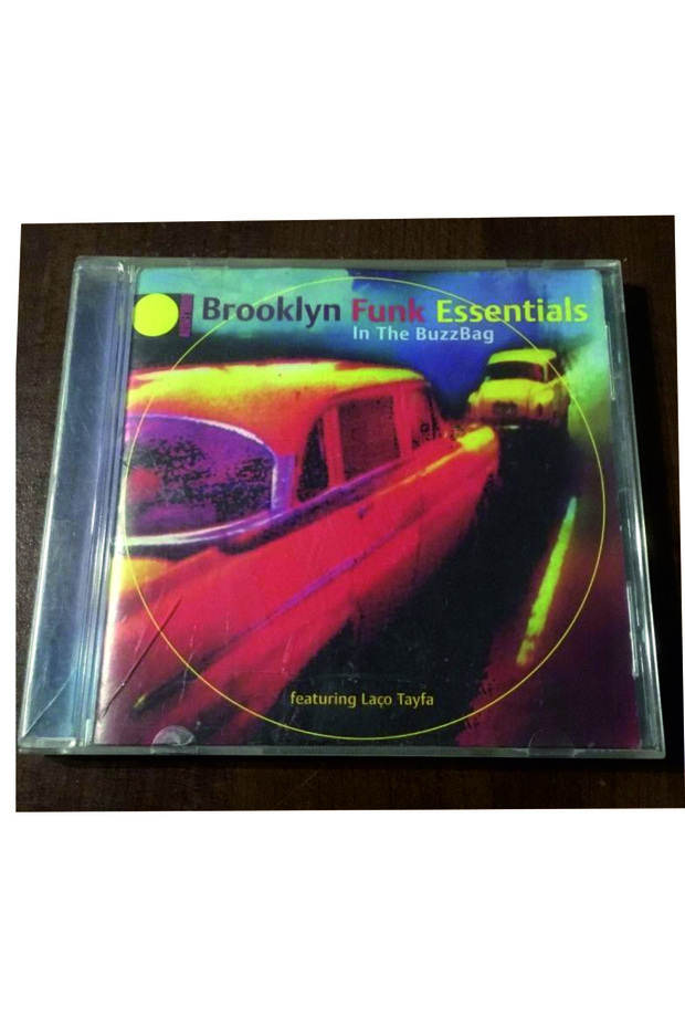 Laço Crew Brooklyn Funk Essentials في Buzzbag Cd