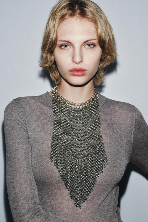 Interlocking Braid Ring Design Necklace - 2