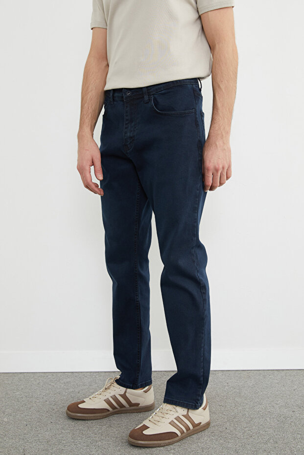 جينز بمقاس كبير وقصة عادية - 6