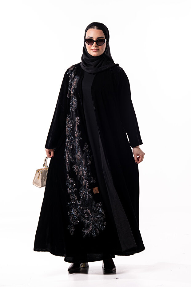 عباية غيمة بمخمل شتوي