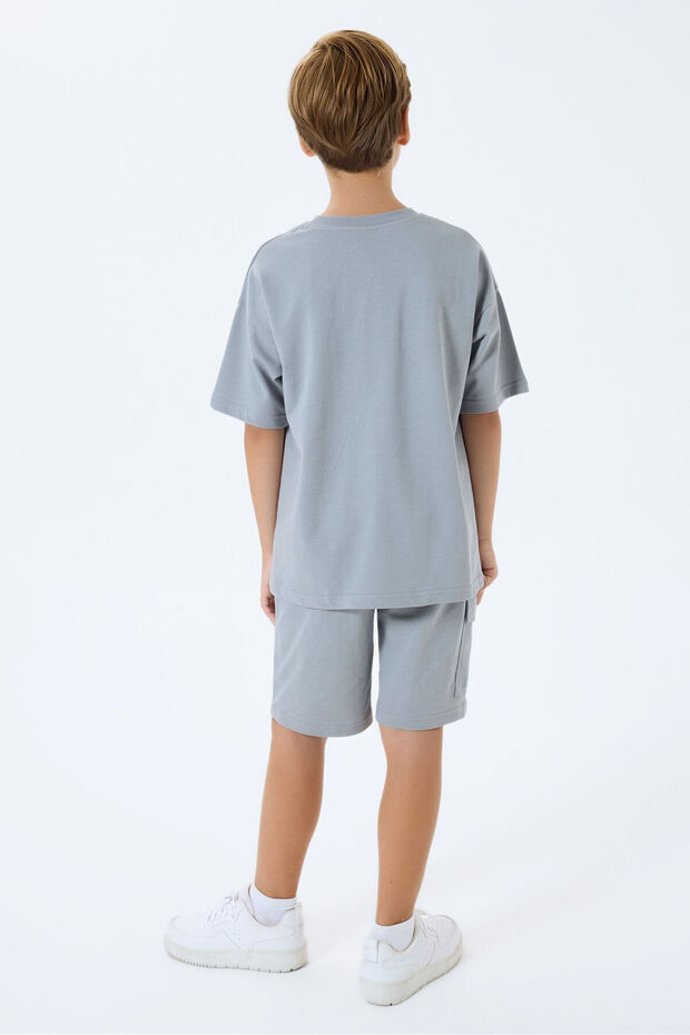 بدلة برمودا رمادية للأولاد - 4