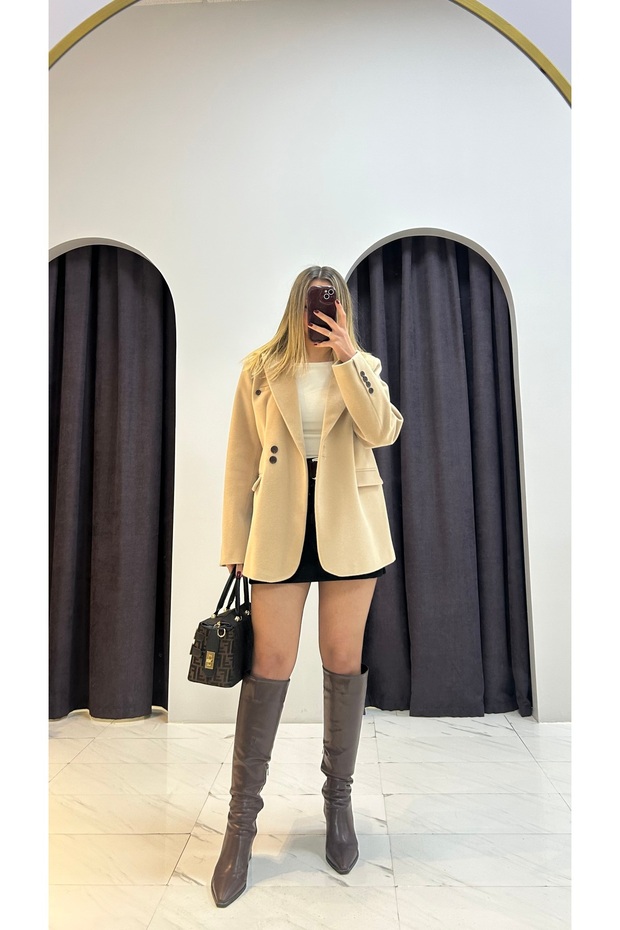 Button Detailed Thick Blazer Jacket