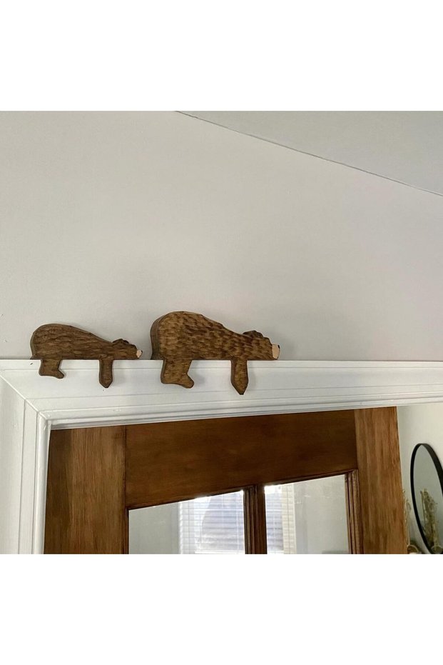 Door Topper Decor, Mama and Baby Bear Wooden Statue,Wilderness Sleeping Bears Art Figurine Ornament