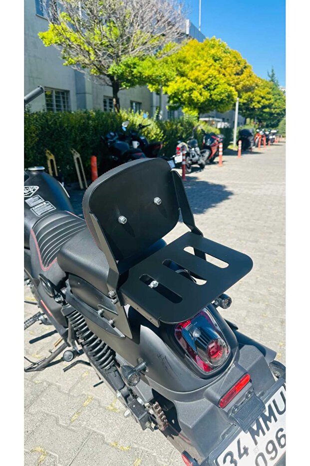 UM Sissy Bar - 2