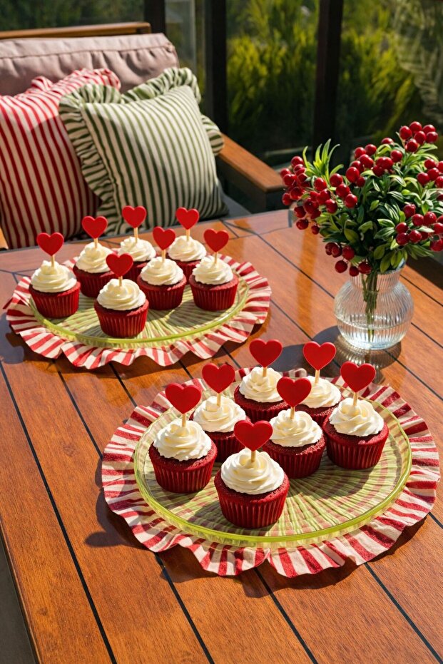 Decorative Heart-Shaped Toothpick Set – 30 Pieces for Desserts and Sofa Presentations