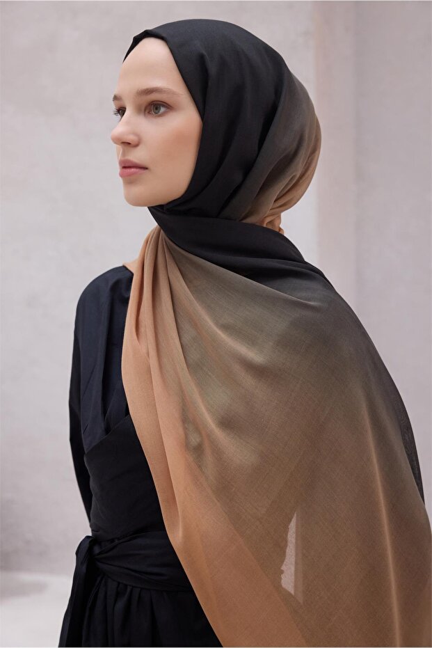 Fresh Transitional Pattern Black-Mink Gradient Shawl - 2