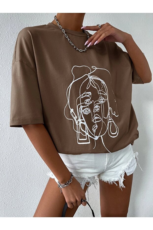 تي شيرت مطبوع كبير الحجم - 4