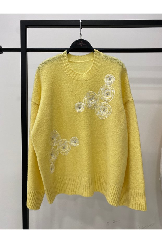 Women's White Rose Embroidered Stone Embroidered Crew Neck Knitwear Sweater 12126